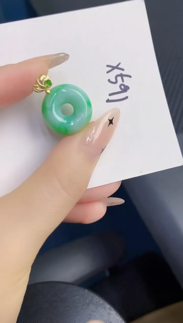 颈饰未镶嵌翡翠缅甸天然翡翠A货