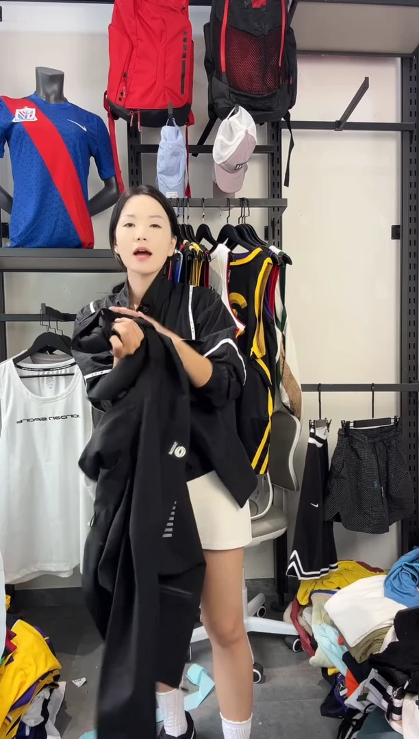 805编码 瑕疵款直播间过款为准 尺码XS