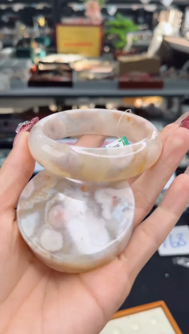 【闪购商品】石英质玉手镯未镶嵌57圈口（赠品镯心）1680866