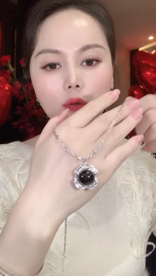 套链18K金镶嵌翡翠A111