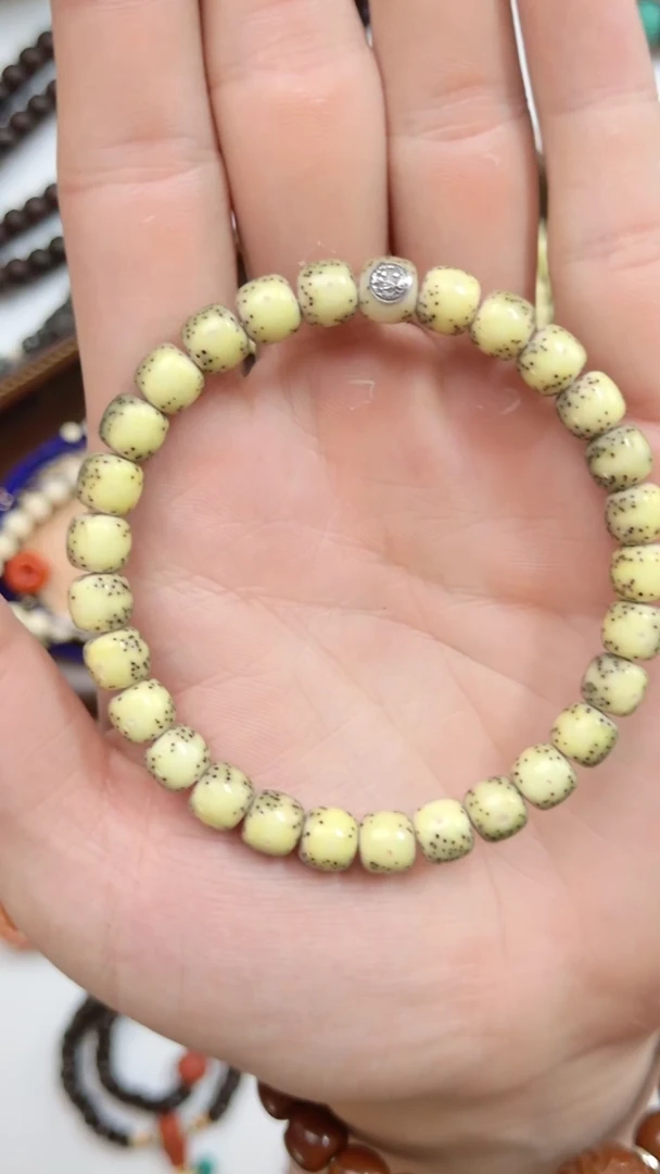 手串星月菩提绿包白正月河豚货头8*7mm