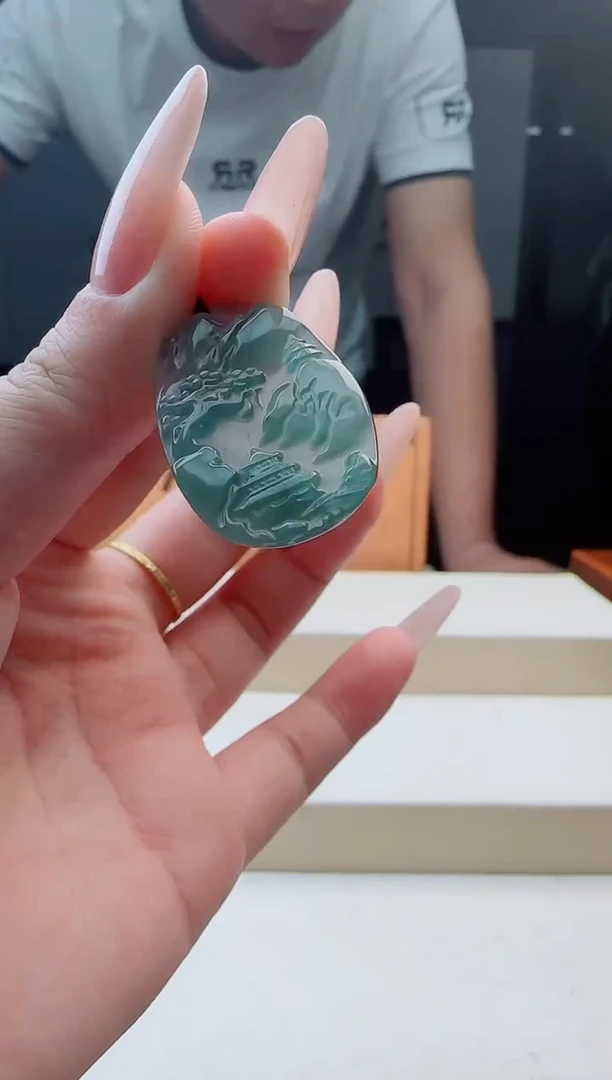 颈饰未镶嵌翡翠多样性发其中一