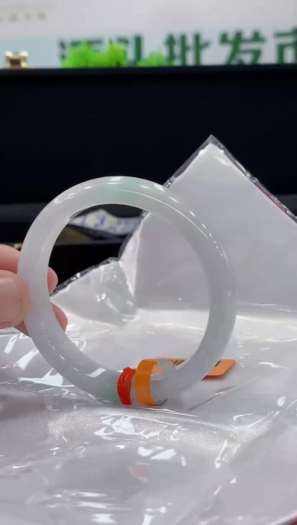 未镶嵌手镯翡翠翡翠手镯