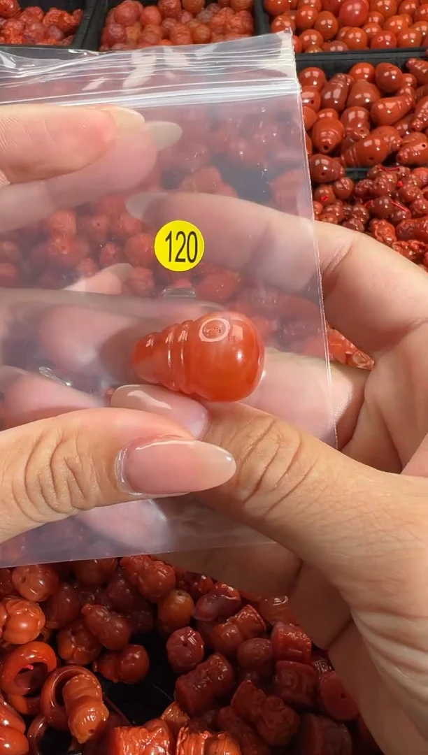 颈饰未镶嵌南红玛瑙1