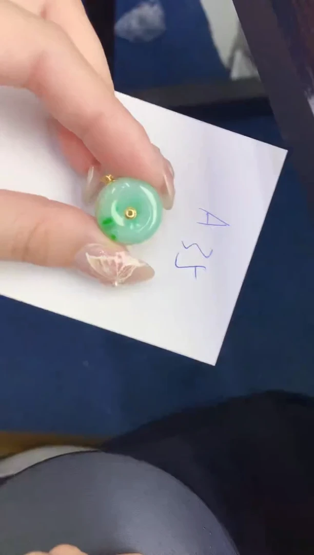 【闪购商品】翡翠颈饰18K金镶嵌0000000000