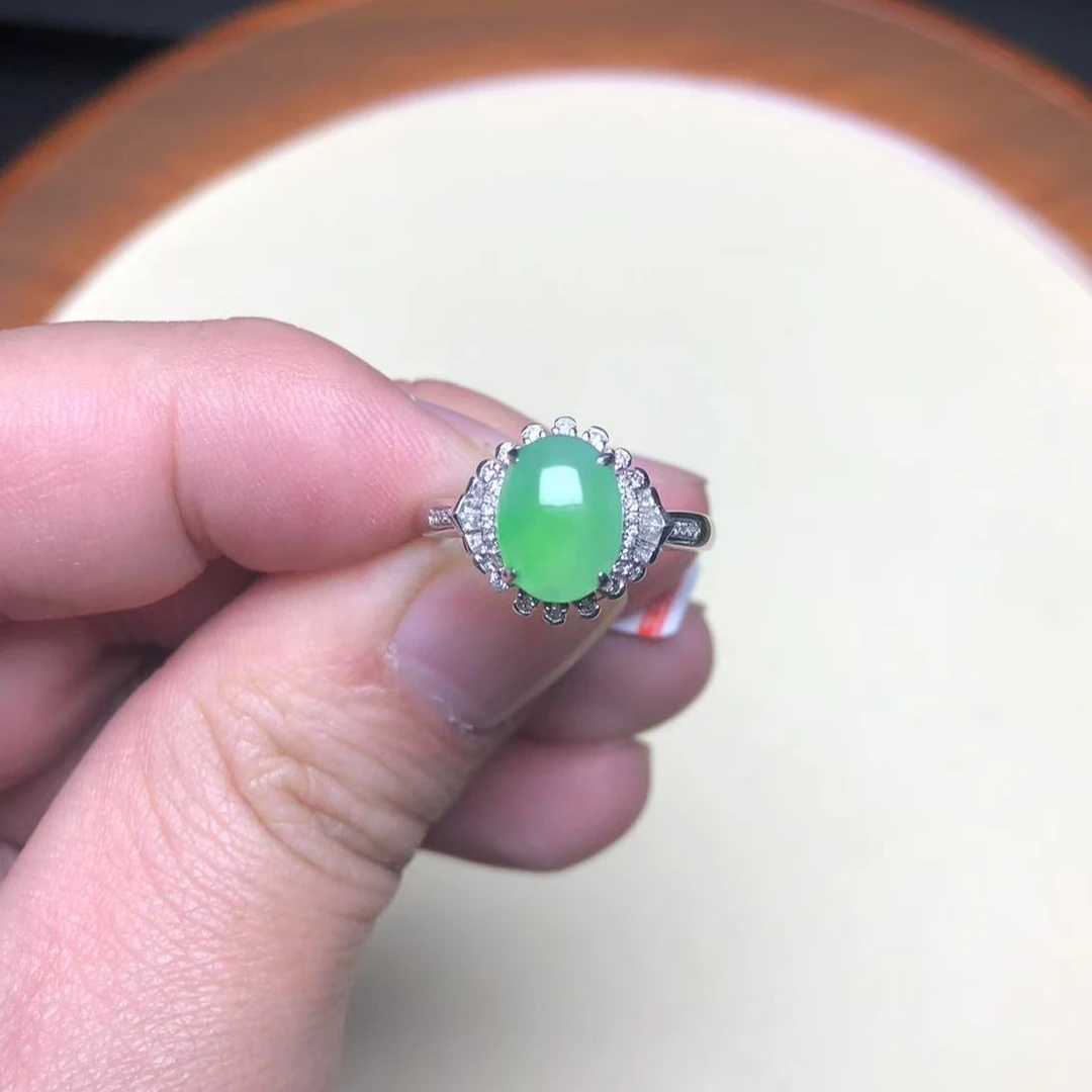 18K金镶嵌天然缅甸A货翡翠绿蛋面戒指45890女款气质时尚绿色