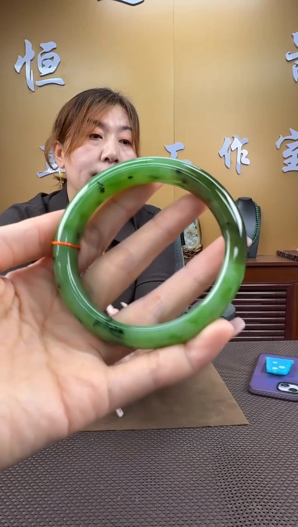 颈饰未镶嵌和田玉手镯62