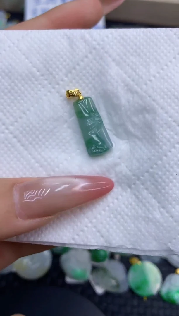 颈饰未镶嵌翡翠天然缅甸A货翡翠