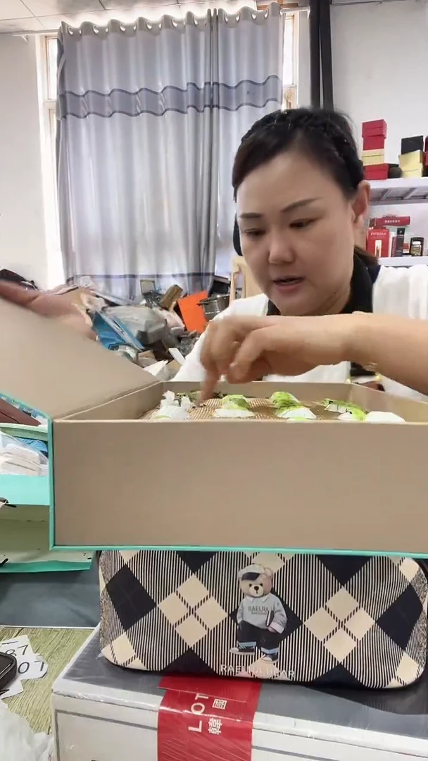 牦牛剖层皮革琪老板女包1号店超好看发图片款