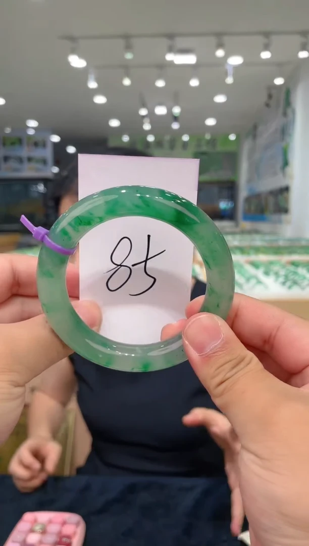 石英质玉（非洲翠）手镯未镶嵌天然冰飘花