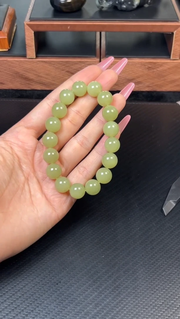 手串未镶嵌和田玉若羌微色差卡12j
