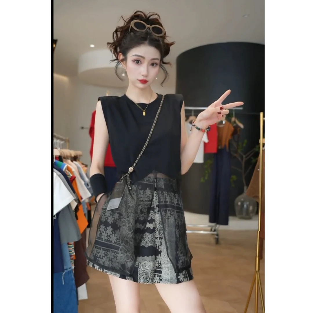 气质时尚套装女2025夏季洋气减龄设计感开叉上衣阔腿花短裤两件套