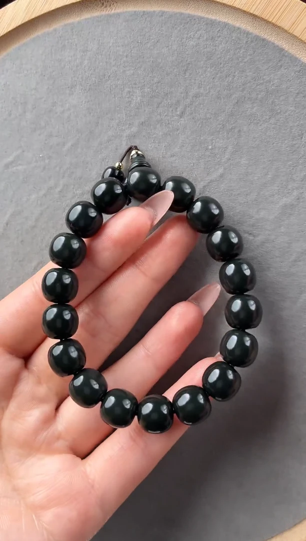 未镶嵌和田玉把件黑青手串