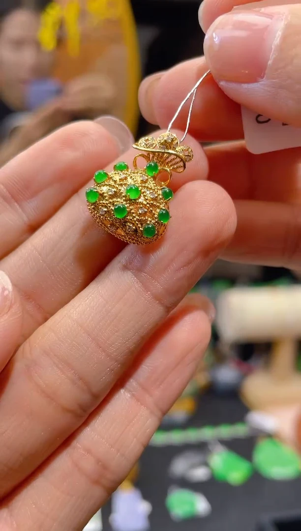 【闪购商品】翡翠颈饰18K金镶嵌假一赔三