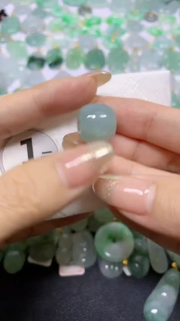 颈饰未镶嵌翡翠天然翡翠A货