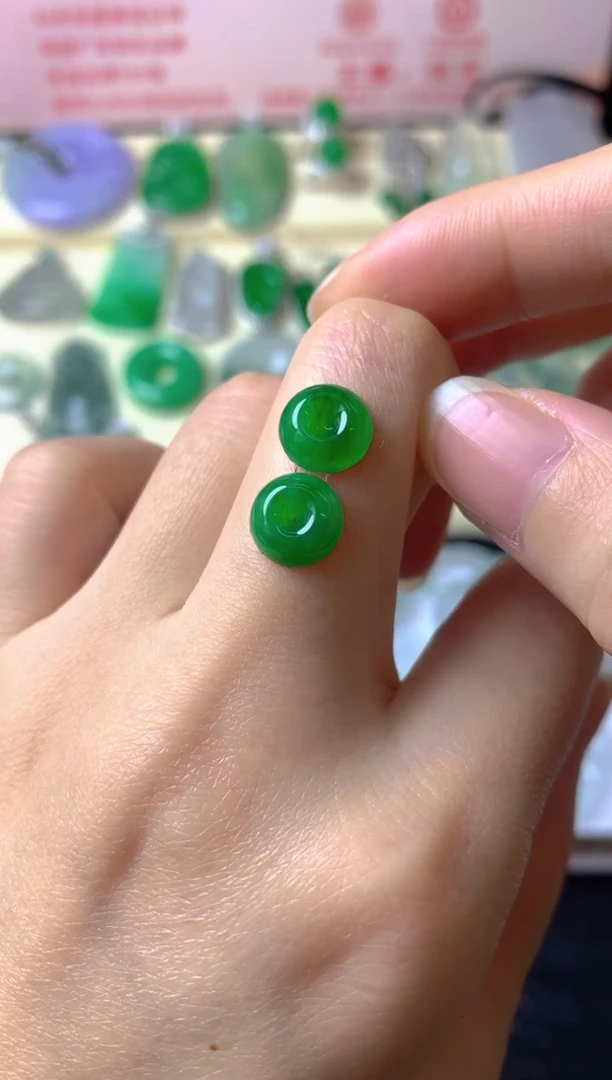 未镶嵌定制翡翠F***辉裸玉（客户意向镶嵌）