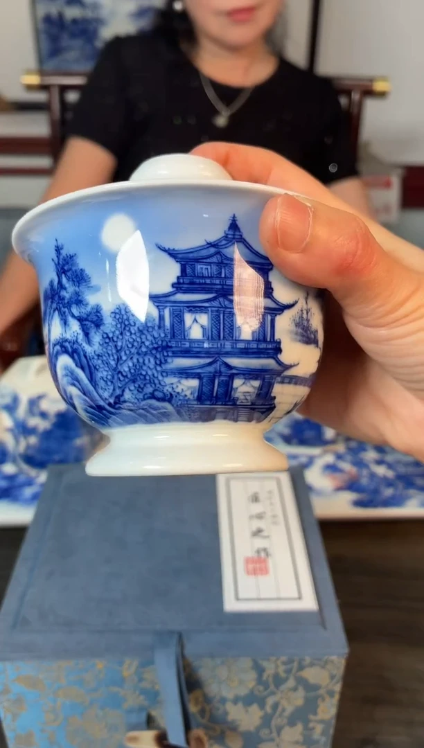 瓷片吴小琴