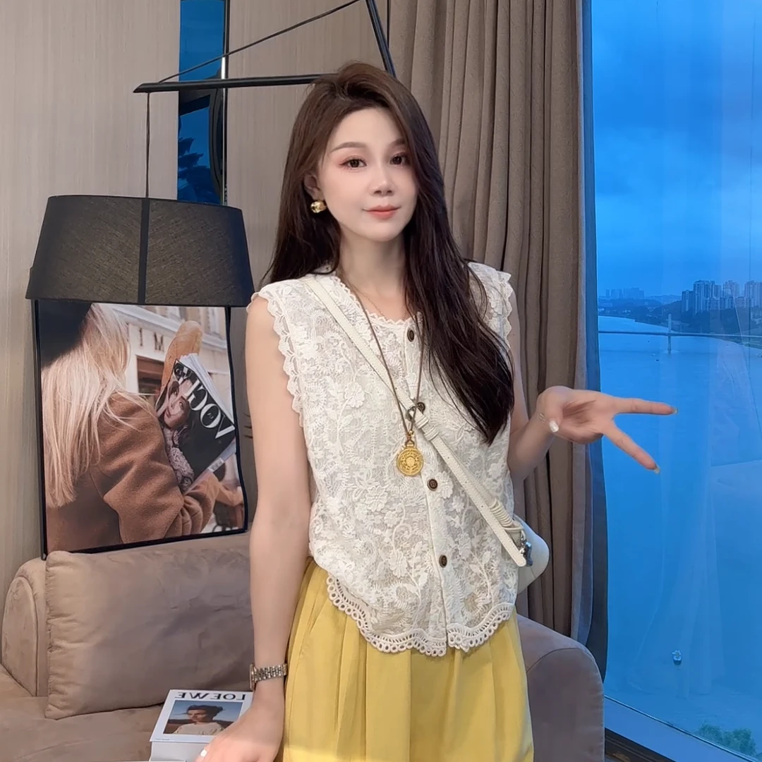 【静静衣橱】夏季新款时尚休闲设计感气质无袖圆领蕾丝上衣733