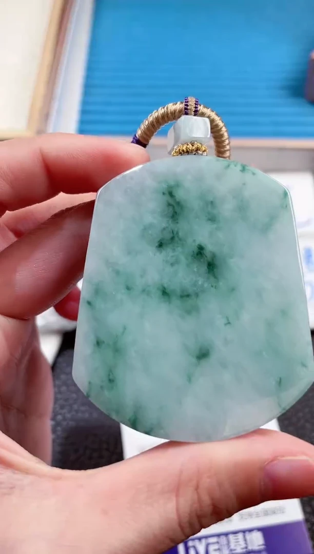 【闪购商品】翡翠颈饰未镶嵌00005717