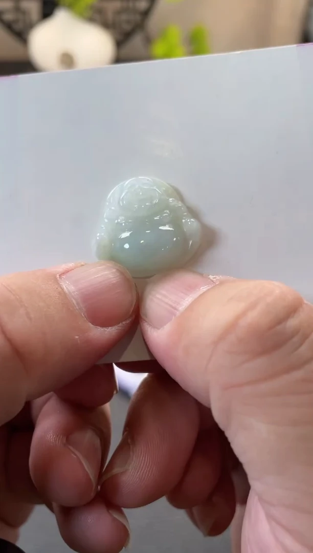 翡翠未镶嵌颈饰佛公