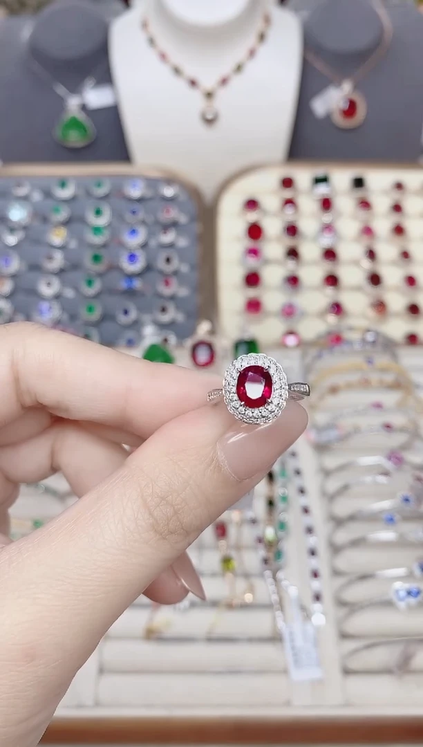 18K金镶嵌碧玺戒指碧玺1.25CT