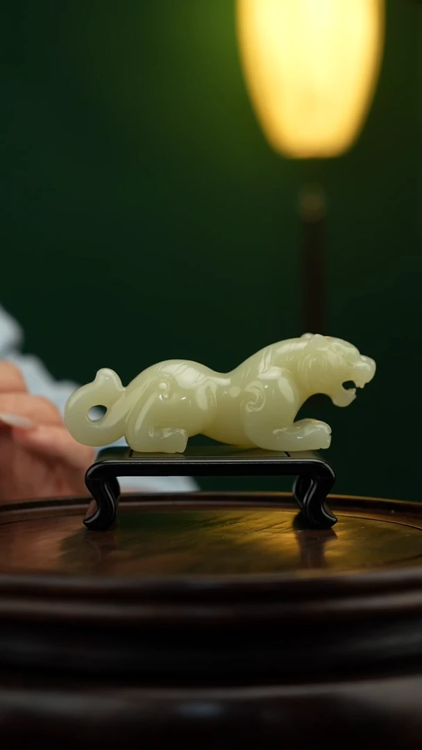 玉【虎虎生威】天然玉手把件