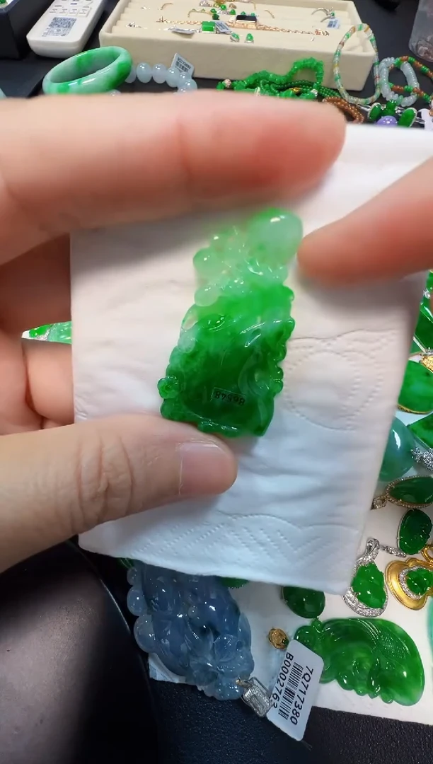 吊坠(不含链)未镶嵌翡翠8800