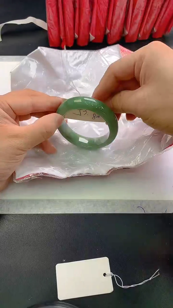 未镶嵌手镯翡翠82