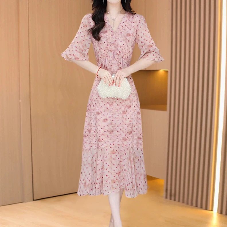 气质女人味波点连衣裙2025年夏季洋气时尚显瘦荷叶边流苏裙子