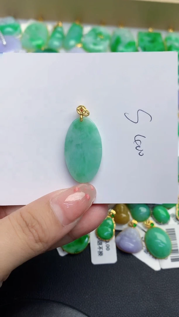 翡翠未镶嵌颈饰缅甸天然翡翠A货