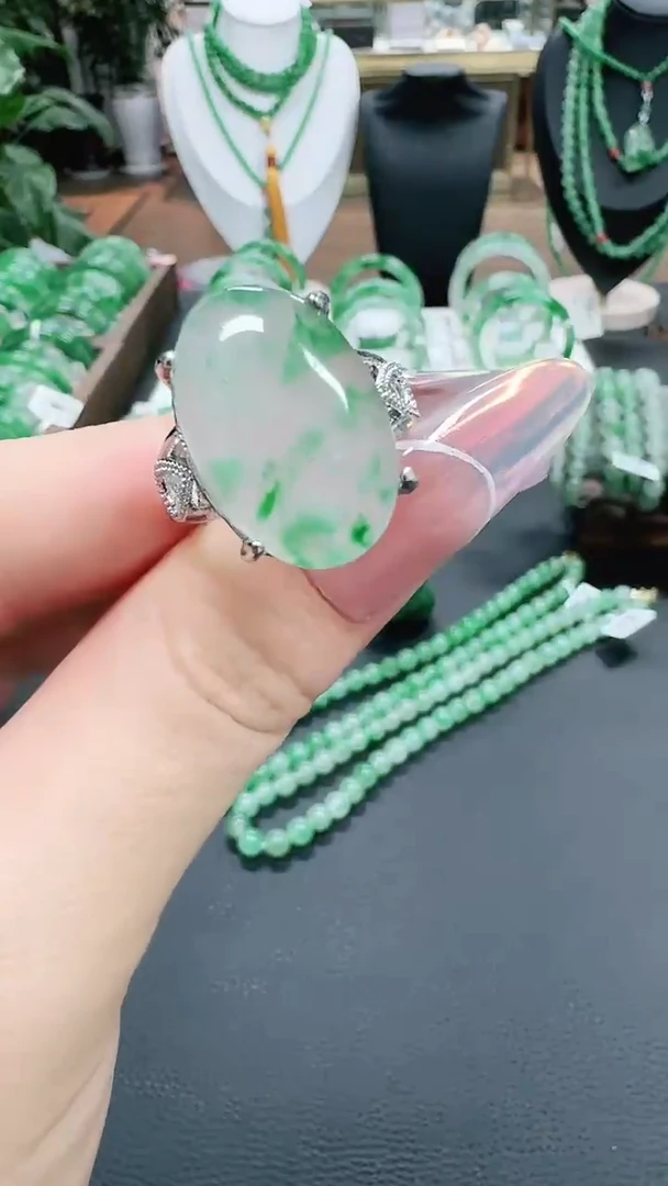 未镶嵌1石英质玉（非洲翠）/1335