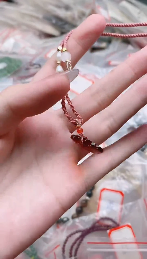 未镶嵌颈饰血珀多样性发拍一发一