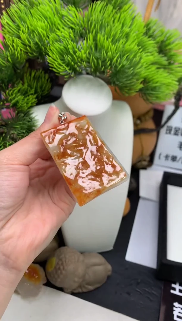 颈饰18K金镶嵌翡翠泡**宝---121567