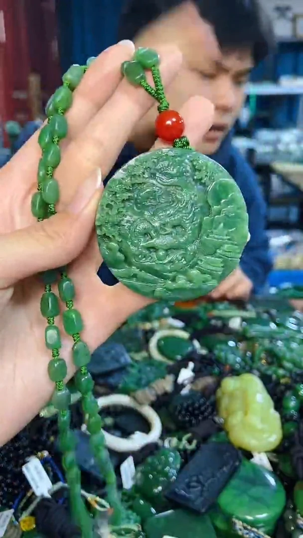 未镶嵌和田玉挂件1