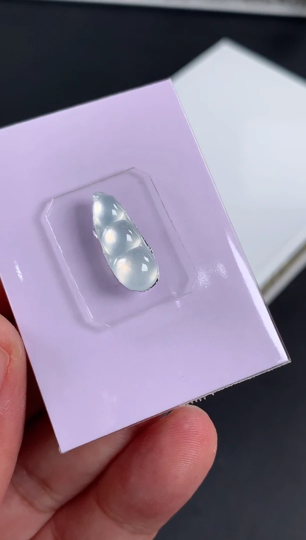 未镶嵌定制翡翠莞**笑翡翠