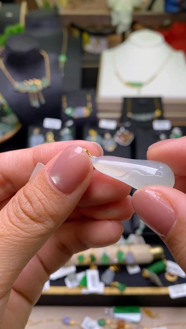 【闪购商品】翡翠颈饰18K金镶嵌净货17954