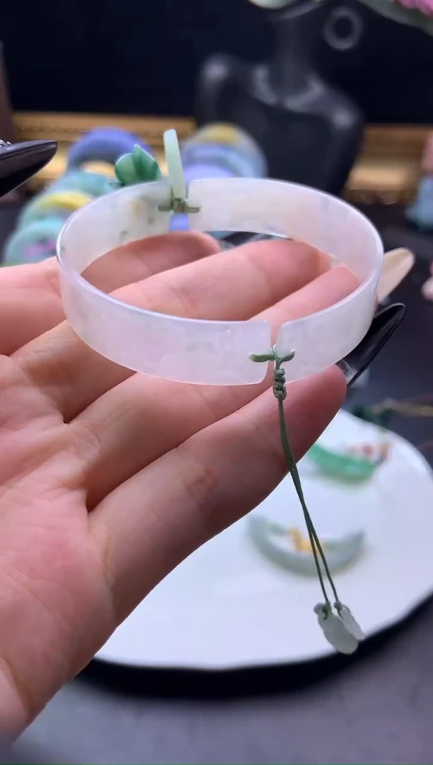 未镶嵌半镯定制翡翠半镯（拼接）