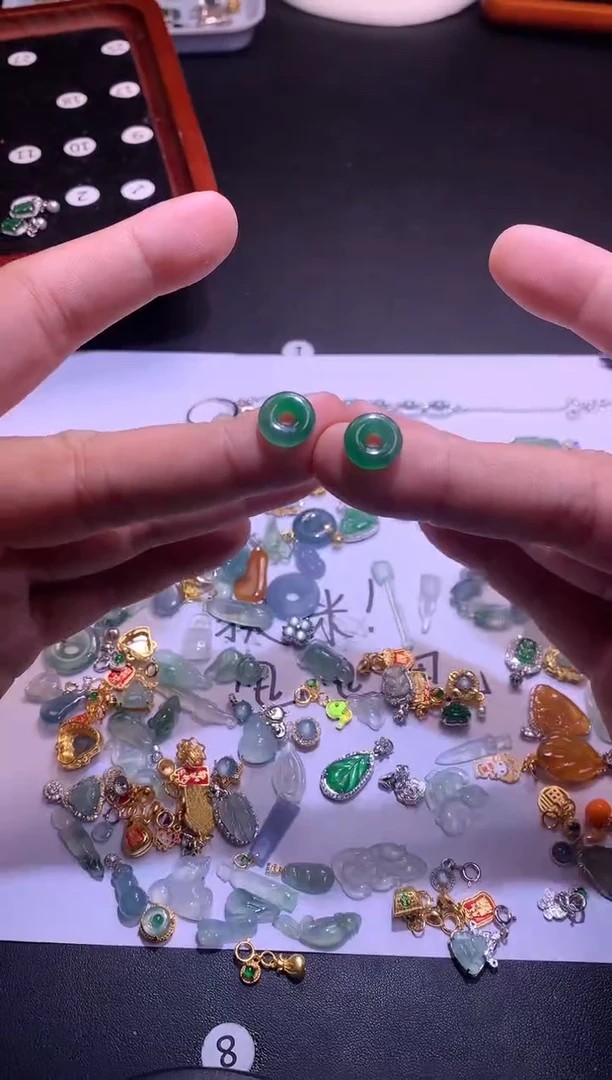 【闪购商品】翡翠吊坠(不含链)未镶嵌11111