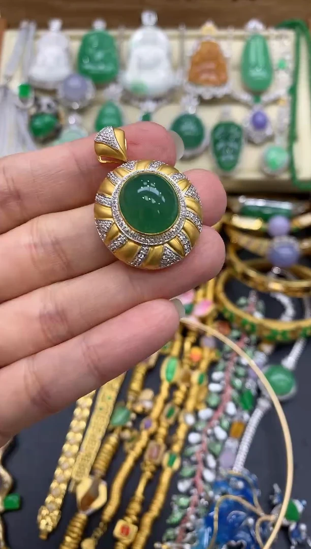 翡翠18K金镶嵌颈饰475-中国好珍宝