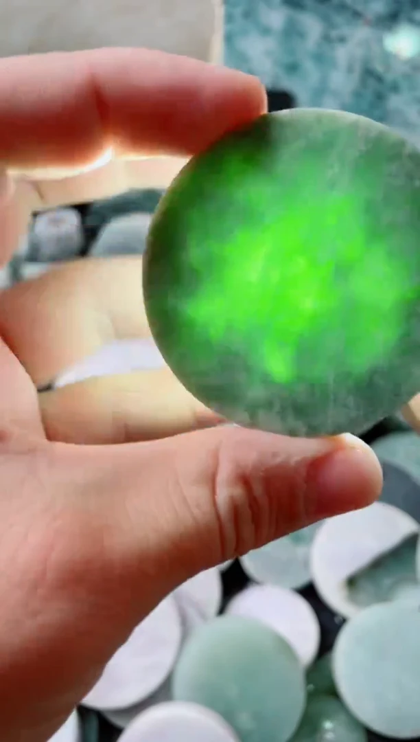 【闪购商品】翡翠颈饰未镶嵌235.......