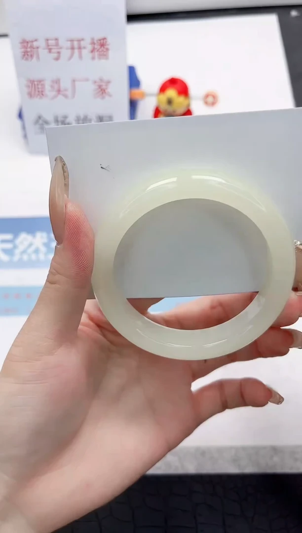 【闪购商品】石英质玉手镯未镶嵌Q218-55