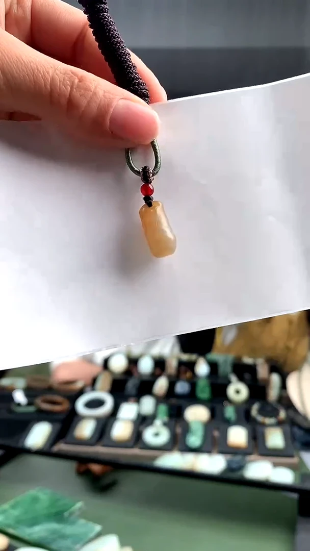 颈饰未镶嵌和田玉挂件