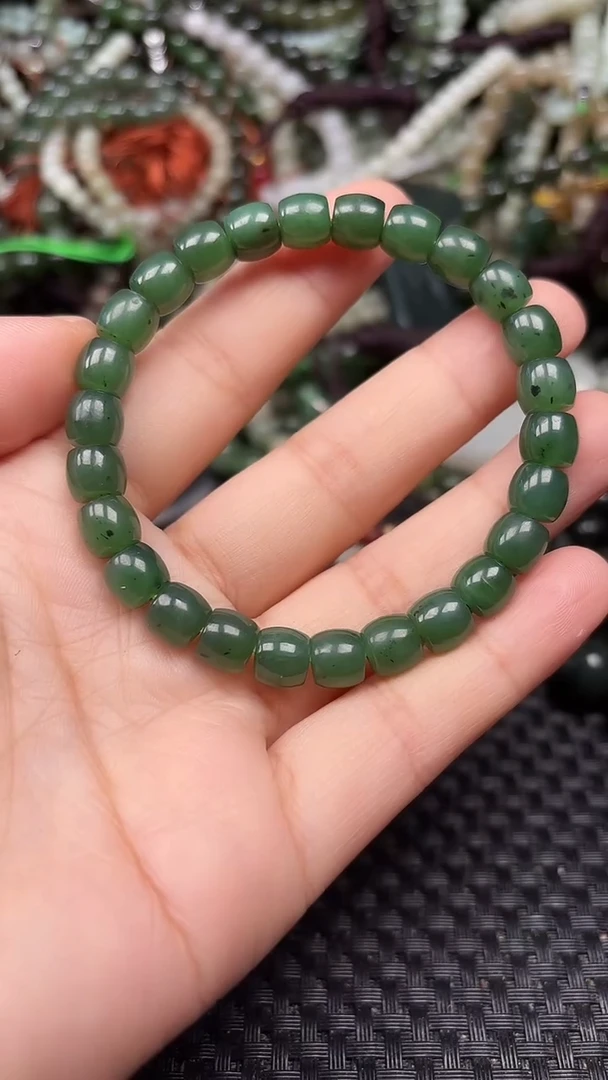 和田玉未镶嵌颈饰1