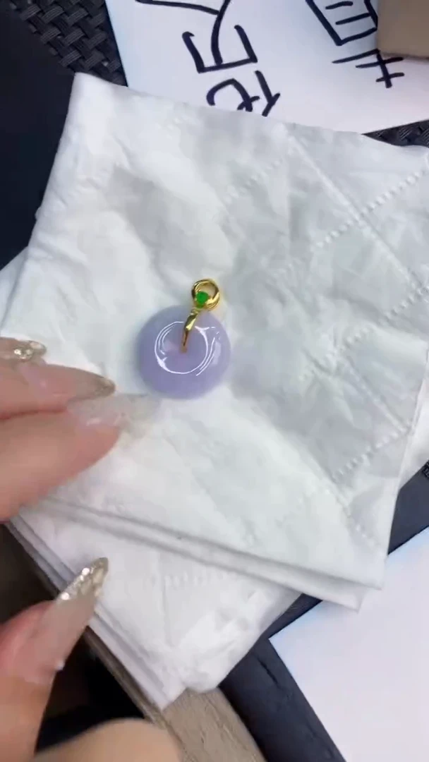 翡翠未镶嵌颈饰           1