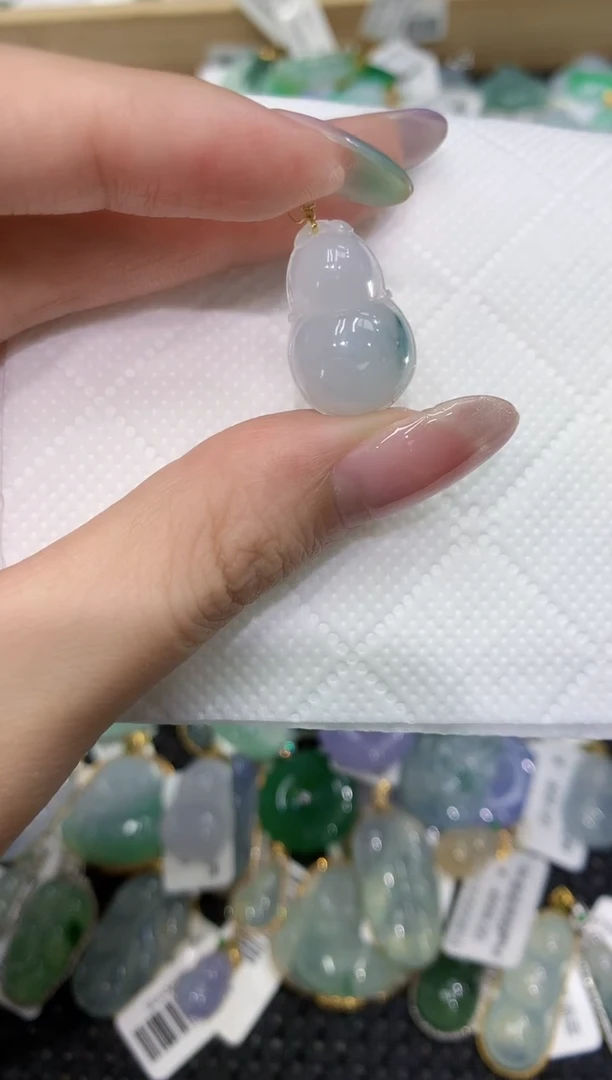 翡翠18K金镶嵌颈饰111111111111