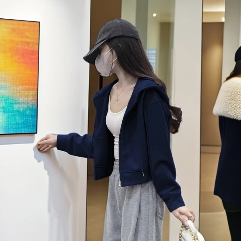 即墨短款保暖连帽卫衣外套女秋冬加绒2025新款休闲运动风开衫上衣