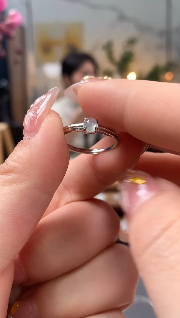 【闪购商品】翡翠吊坠(不含链)未镶嵌戒指