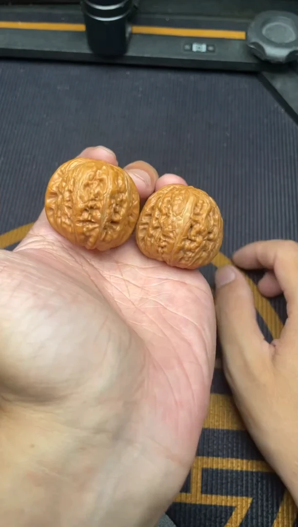 文玩核桃吊坠元宝39