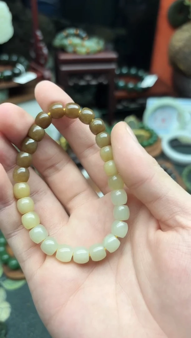 未镶嵌手链和田玉8MM   糖白渐变