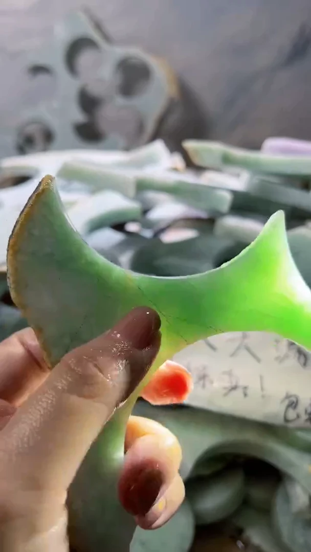 颈饰未镶嵌翡翠颈饰未镶嵌翡翠裸石翡翠缅甸翡翠A货钟149